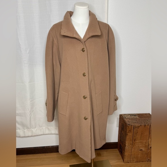 NWT Women's Dennis Basso Tan Button-Up
Wool, Cashmere Blend Coat. - Picture 7 of 13